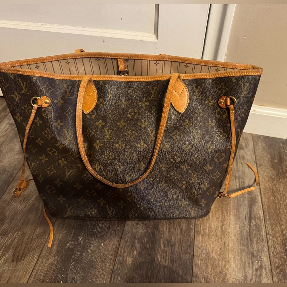 Louis Vuitton Neverfull MM
